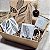 Kit Office Premium Essência & Texturas | Moleskine de Cortiça A5, Caneca de Cerâmica, Vela Aromática, Placa A5 e Azulejo Coordenados - Imagem 3