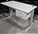 Mesa de Escritório Usada c/ Gavetas mod. Diversas no Estado 1,40m x 0,70m - Imagem 4