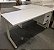 Mesa de Escritório Usada c/ Gaveteiro Tampo 25mm Branco 1,20m x 0,60m Base em Aço - Imagem 1