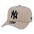 Boné New Era Aba CurvaNew York Yankees A-Frame Caramelo - Imagem 1