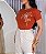 TSHIRT FEMININA ALGODÃO FLOR LATERAL PEROLAS / TERRA COTA - Imagem 1