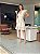 Vestido Glória Cordone Curto de Algodão Bordado Bicolor Branco com Bege - Imagem 4