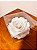 Rosa para Aromatizador na cor Branca Vime, com Cordão 15cm. - Imagem 1