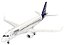 Embraer 190 Lufthansa New Livery - 1/144 - Revell 03883 REEMBALADO - COMPLETO COM TODAS AS PEÇAS - Imagem 3