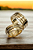 Par de Alianças com 22 Gramas de Ouro Amarelo 18k. e Diamantes Naturais. - Imagem 2