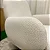 Poltrona Amamentação Curve balanço e giro - Linhão Off White. - Imagem 3