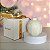 Vela decorativa Bola de Natal com mini árvores - sem aroma | Coleção de Natal - Símbolos - Imagem 3