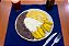 Isca de Peixe Empanada, Arroz Branco, Feijão e Farofa de Mandioca - Imagem 1