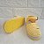 Sapatinho Boneca Vazado - cor Amarelo Candy - Tamanho 19 - calça de 8 a 10 meses aproximadamente - Imagem 2