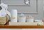 Kit Higiene Bebê Madeira Porcelanas Bandeja Pinus Carrinhos - Imagem 6