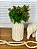 Vaso Cerâmica Bege com Planta Artificial Tons de Verde - Imagem 1
