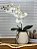 Arranjo de Orquídea Artificial Branca Vaso Cerâmica Comeia Bege - Imagem 1