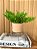 Vaso Cerâmica Terracota Suporte Metal M com Planta Artificial - Imagem 1