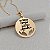 COLAR PERSONALIZADO MEDALHA COM FRASE RELIGIOSA CURTA E MÃOS DE BENÇÃOS SEMIJOIA BANHO DE OURO 18K - Imagem 1