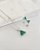 Conjunto triangular esmeralda em semijoia banhado a rôdio branco - Imagem 1