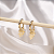 Brinco Argolinha de Click com 3 Pingentes de Mini Cruz - Banhado a Ouro 18k - Imagem 2