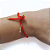 Pulseira Figa Ouro 18k no Fio de Seda Vermelho - Imagem 4