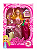 BONECA COM ACESSÓRIOS - Imagem 1