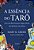 A essência do tarô: Como usar óleos essenciais, magia e rituais para aprimorar suas leituras - Imagem 1