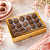 10 CAIXA LAMINADA C/ VISOR (20 DOCES) 4x20x16 cm OURO 4676 (IDEIA) LAMINADAS - Imagem 5