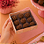 10 CAIXA P/ 09 DOCES C/ VISOR KRAFT 12X12X4 4661 (IDEIA) - Imagem 4
