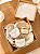 Convite Pais dos Noivos Kit com Xicaras e Vela Aromatica Lembrança de Casamento - Imagem 4