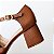 SCARPIN SALTO BLOCO COURO MARROM CONFORTAVEL - Imagem 6