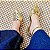 SCARPIN SALTO BLOCO COURO DOURADO CONFORTAVEL - Imagem 5