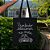 Bolsa Ecobag PRETA 100% Algodão Estampa PROIBIDO ESTACIONAR NA VIDA Reutilizável Estilosa - Imagem 2