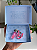 Kit caixa com chaveirinho de mini gloss ponteira Dior com pingente em logo 3D - Imagem 1