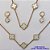 CONJUNTO NO BRUTO PRONTO PARA O BANHO - TIPO VAN CLEEF MADRE PÉROLA (SHOCKER, BRINCO E PULSEIRA) PINGENTE DE 10MM EM MADRE PÉROLA - PESO TOTAL 12,5GR - CORRENTE ELO PORTUGUÊS E FECHO LAGOSTA COM EXTENSOR BRU9752 - Imagem 1
