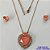 CONJUNTO NO BRUTO PRONTO PARA O BANHO - (CX64) CONJUNTO COM CORRENTE VENEZIANA 45CM - PINGENTE ZIRCÔNIA SALMÃO COM BASE CRAVEJADA COM MICRO ZIRCÔNIAS CRISTAIS E BRINCOS DE PINO COM ZIRCÔNIA - COMPOSIÇÃO: LATÃO E ZIRCÔNIA - PESO TOTAL 14GR -  BRU10883 - Imagem 1