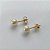 BRINCO FOLHEADO A OURO - BANHADO COM 5 MILÉSIMOS + VERNIZ DIAMOND - (BR0688D) BRINCO DE PINO PÉROLA 6MM OURO119 - Imagem 2