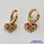 BRINCO FOLHEADO A OURO (ARGB620)- BANHADO COM 5 MILÉSIMOS + VERNIZ DIAMOND -  BRINCO DE ARGOLA COM CORAÇÃO TODO CRAVEJADO DE MICRO ZIRCÔNIAS COLORIDAS 12MM - OURO259 - Imagem 1