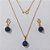 CONJUNTO FOLHEADO A OURO - BANHADO COM 5 MILÉSIMOS + VERNIZ DIAMOND - CONJUNTO COM CORRENTE CADEADO 40CM E PINGENTE E BRINCOS COM PEDRA NATURAL AZUL MARINHO 8MM - OURO1076 - Imagem 1