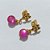 BRINCO FOLHEADO A OURO - BANHADO COM 5 MILÉSIMOS + VERNIZ DIAMOND - BRINCO DE PINO BASE FLOR E PINGENTE EM ACRÍLICO ROSA 25MM - OURO1312 - Imagem 2