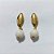 BRINCO FOLHEADO A OURO - BANHADO COM 5 MILÉSIMOS + VERNIZ DIAMOND - BRINCO DE PINO BASE OVAL E PINGENTE EM ACRÍLICO BRANCO 35MM - OURO1313 - Imagem 1