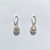 BRINCO FOLHEADO A PRATA COM 50 MILÉSIMOS + VERNIZ DIAMOND - BRINCO BASE OVAL E PÉROLA 8MM - PRA981 - Imagem 1