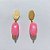 BRINCO FOLHEADO A OURO - BANHADO COM 5 MILÉSIMOS + VERNIZ DIAMOND - BRINCO BASE OVAL E PEDRA NATURAL ROSA 20MM - OURO1225 - Imagem 1
