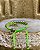 Pulseira Macramê Verde Neon com Bolinhas - Imagem 3