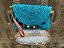 Bolsa Clutche de Palha Azul com Bolinhas Coloridas - Imagem 2
