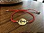 Pulseira Medalha Âncora Dourada no Fiozinho Vermelho - Imagem 1