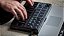 Teclado Controlador MIDI 25 Teclas 8 Pads AKAI MPK MINI MK2 USB - Imagem 5