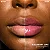 Gloss Bomb Oil Luminizing Lip Oil 'N - Cor Razzberry Jamz | Fenty Beauty - Imagem 4