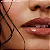 Positive Light Luminizing Lip Gloss - Cor Glimmer | Rare Beauty - Imagem 7