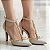 Sapato Scarpin Salto Fino Médio Off White com Pérolas DouradaTorricella AVS 66080C - Imagem 7