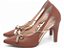 Scarpin Feminino Caramelo Salto Fino 9cm em Napa com Detalhe Metalizado AVS 67076D - Imagem 2