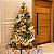 Árvore de Natal 2,10m Decorada Verde e Dourada com Enfeites, Pisca LED e Cascata de Palavras - Imagem 6