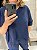 Conjunto Levit - Blusa decote em V e calça azul - Imagem 4