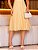Vestido na laise bordado decote V e pregas na saia Amarelo Queimado - Imagem 6
